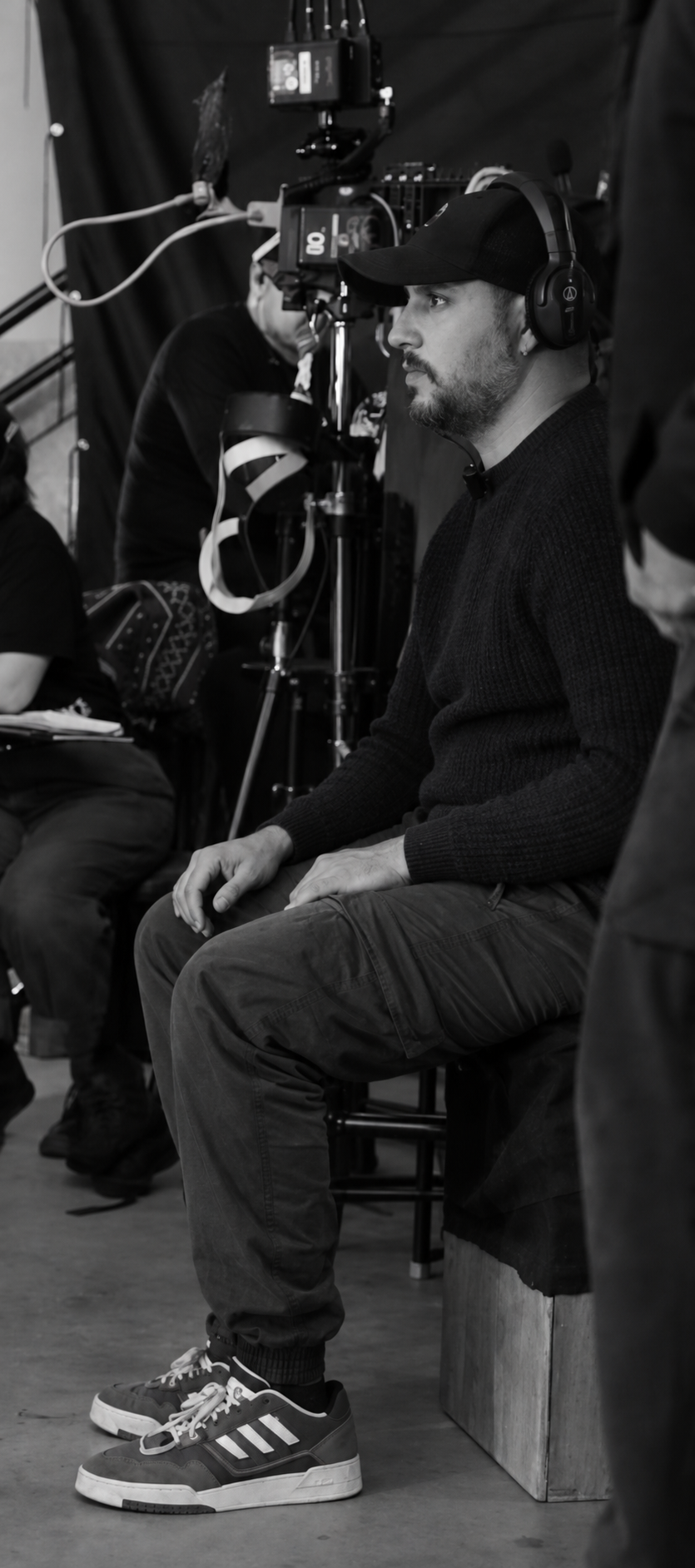 Alejo Corsiglia en un set de filmación